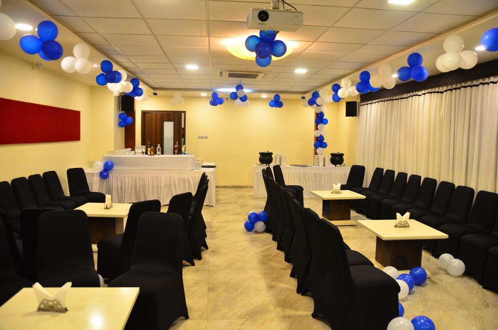 Hotel Green Olive Aurangábád Kültér fotó
