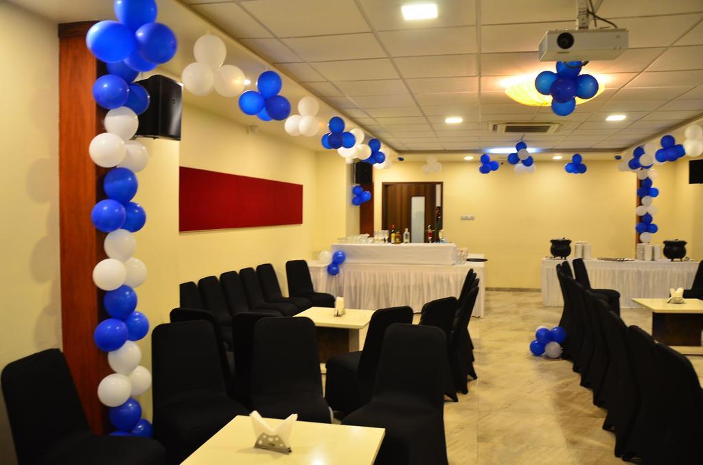 Hotel Green Olive Aurangábád Kültér fotó