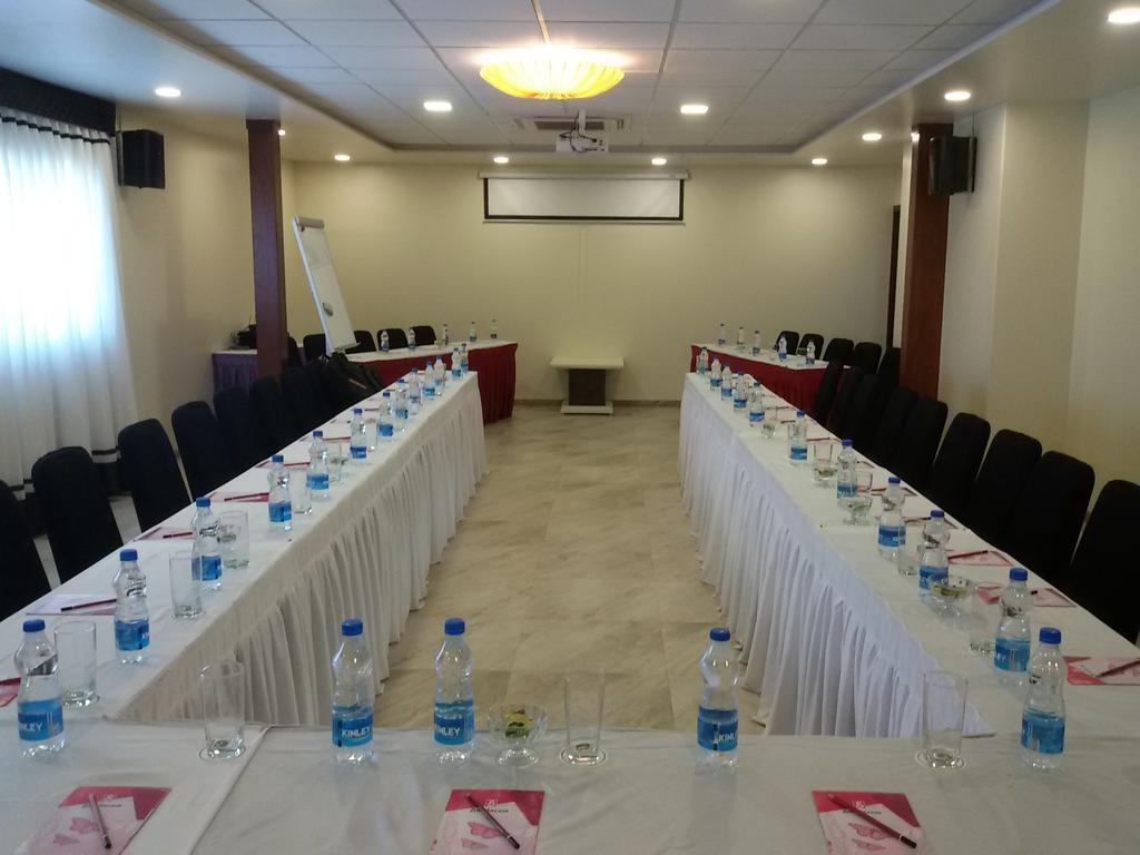 Hotel Green Olive Aurangábád Kültér fotó