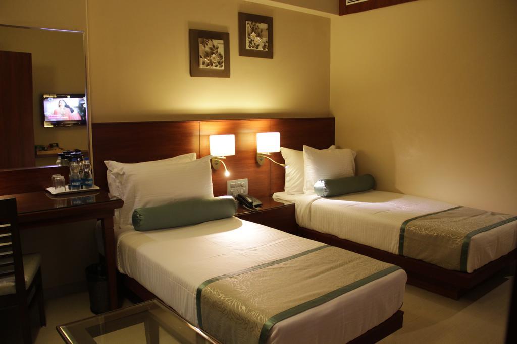 Hotel Green Olive Aurangábád Kültér fotó
