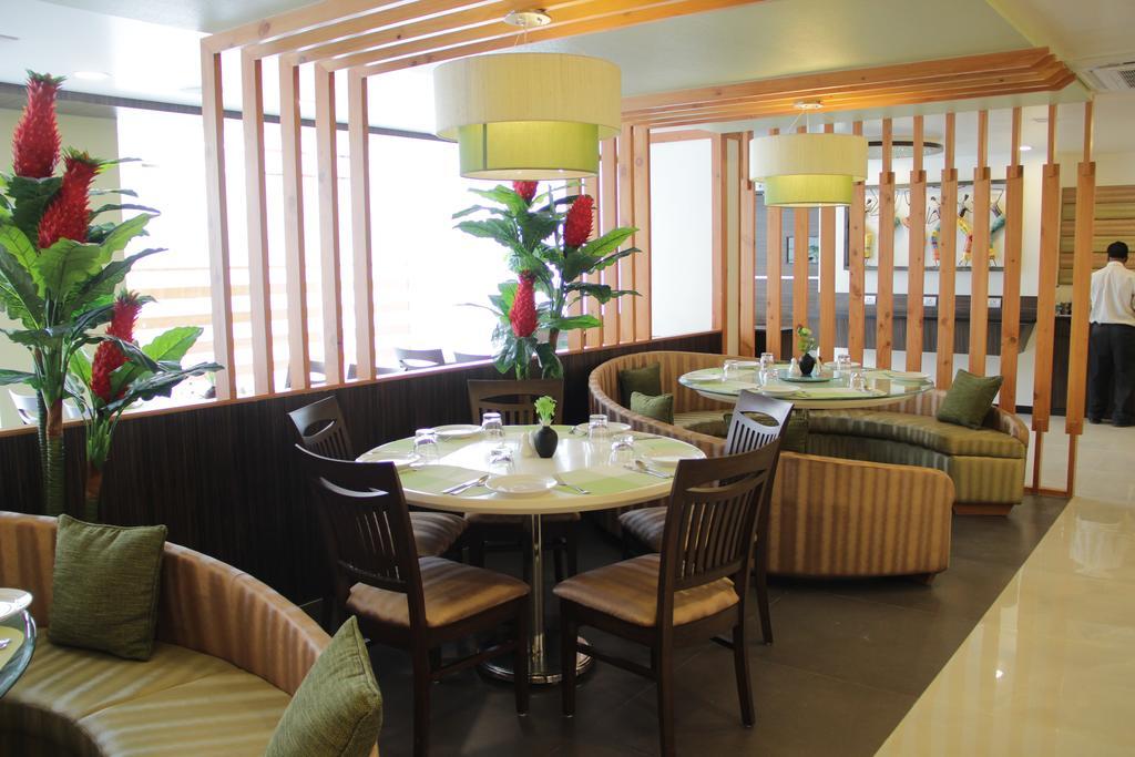 Hotel Green Olive Aurangábád Kültér fotó