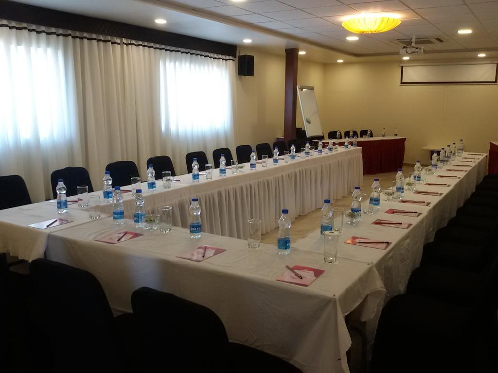 Hotel Green Olive Aurangábád Kültér fotó
